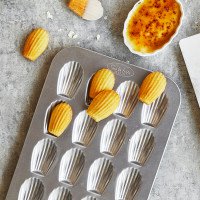 Sur La Table Platinum Professional Madeleine Pan